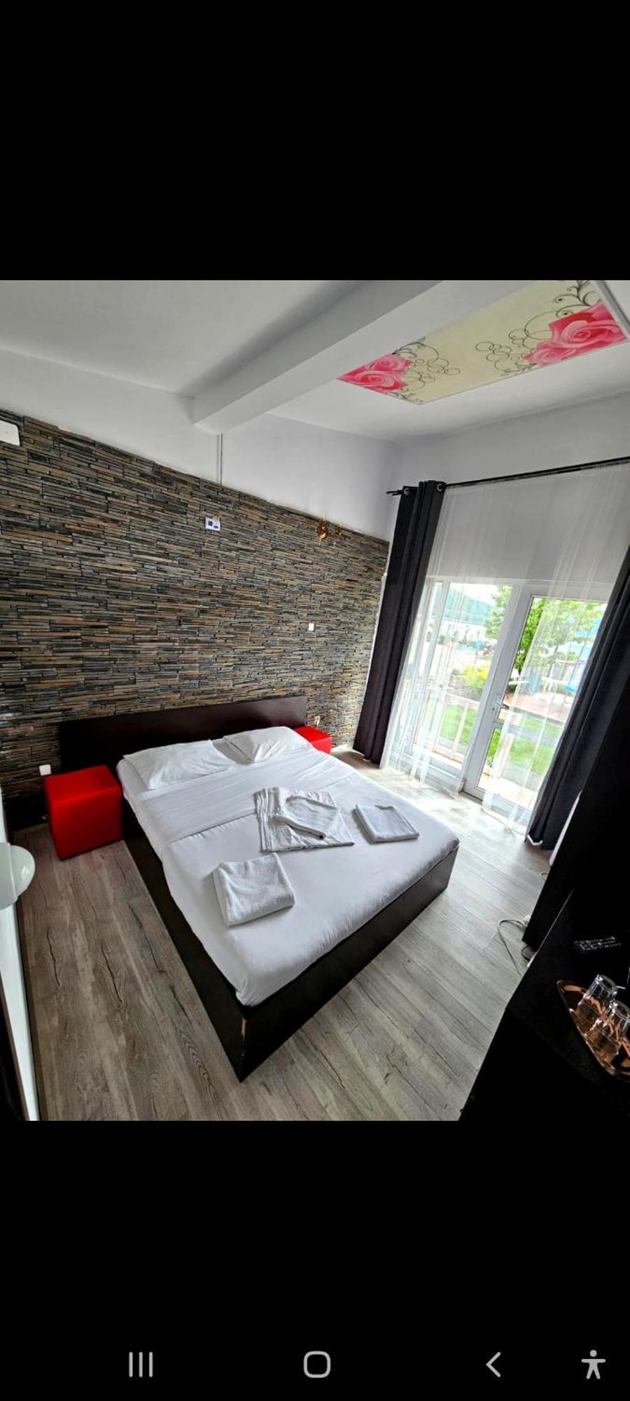 Casa Wanted Orsova Hotel Bagian luar foto