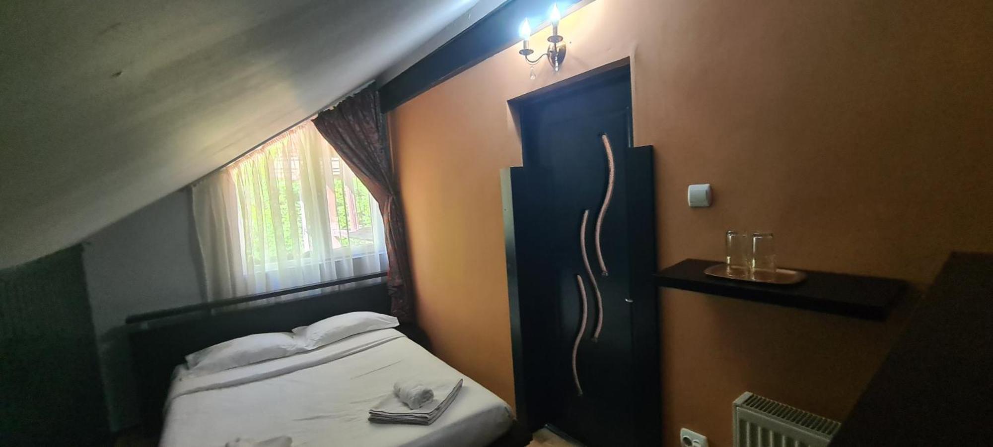 Casa Wanted Orsova Hotel Bagian luar foto